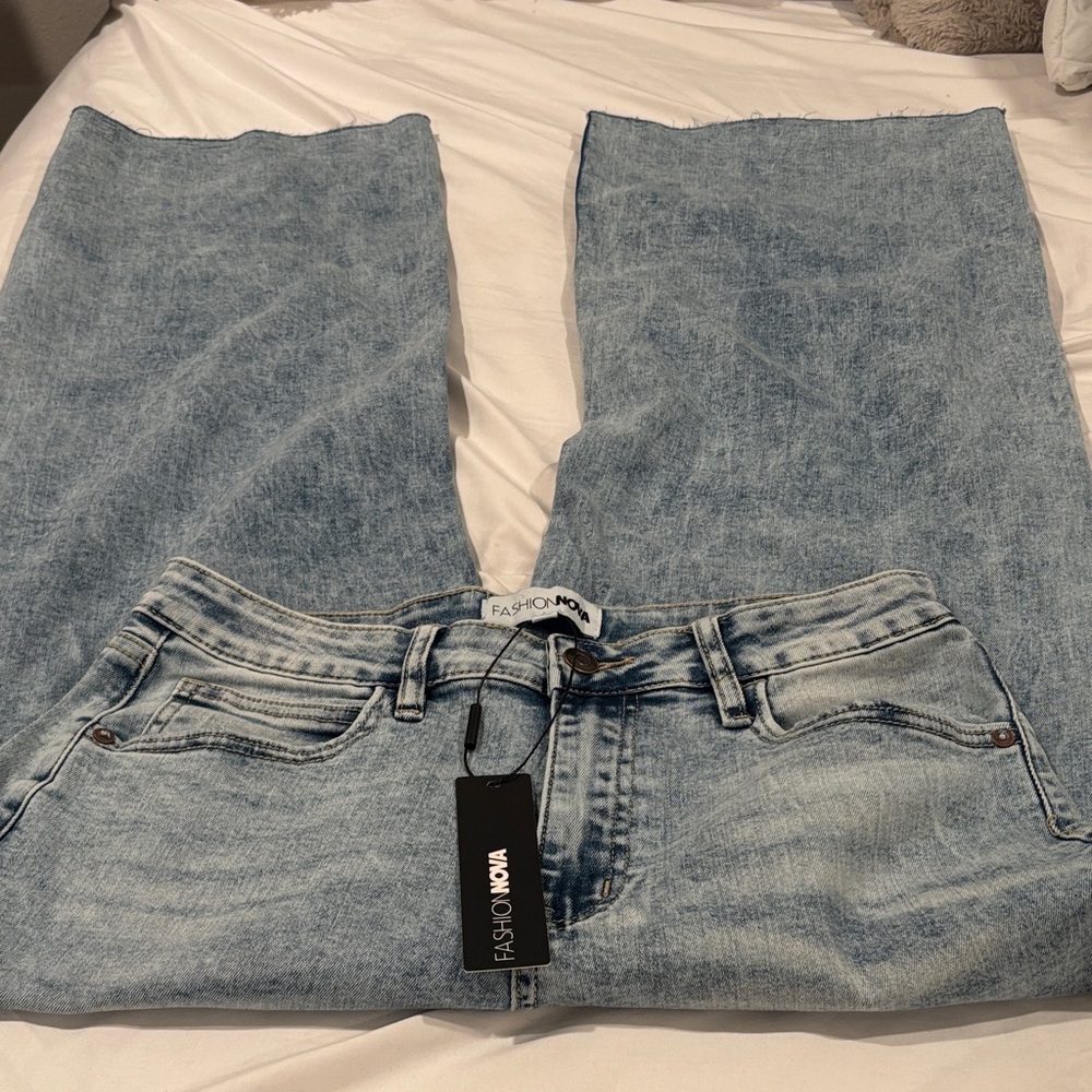 Fashion Nova Light Blue Flare Jeans Super stretch - Picture 2 of 4